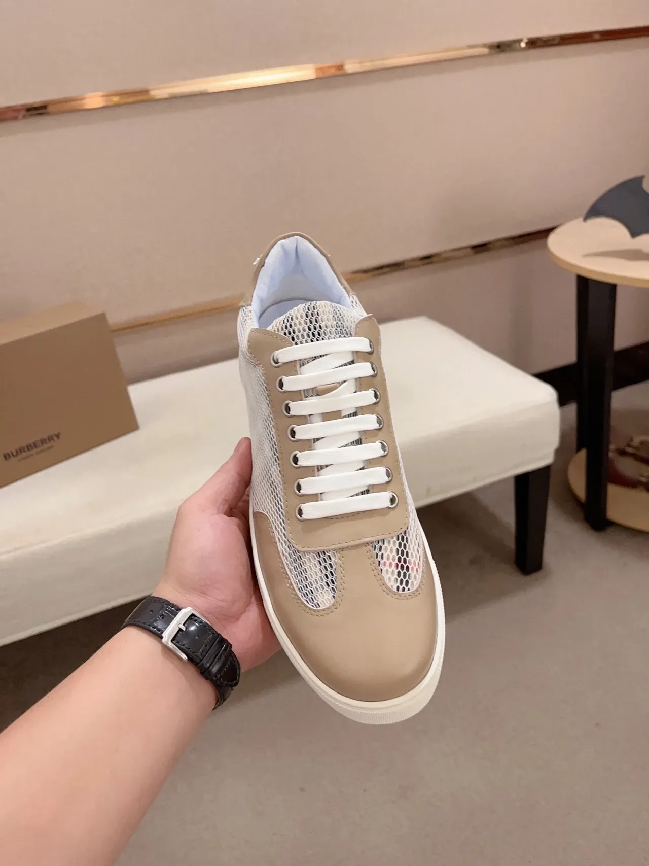 Burberry Beige Blanc Maille Perforée Supérieure Cuir Superposés Sneakers Lifestyle 2