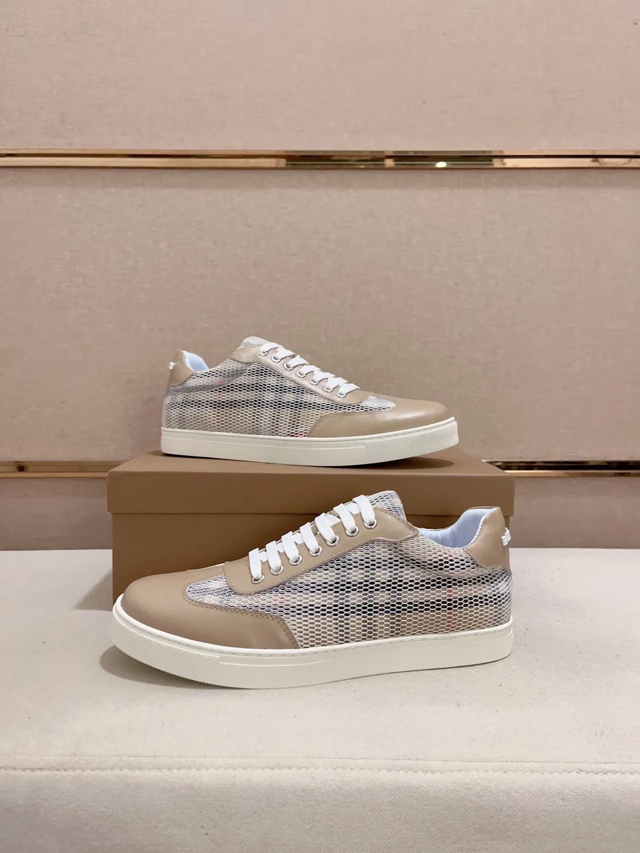 Burberry Beige Blanc Maille Perforée Supérieure Cuir Superposés Sneakers Lifestyle 7