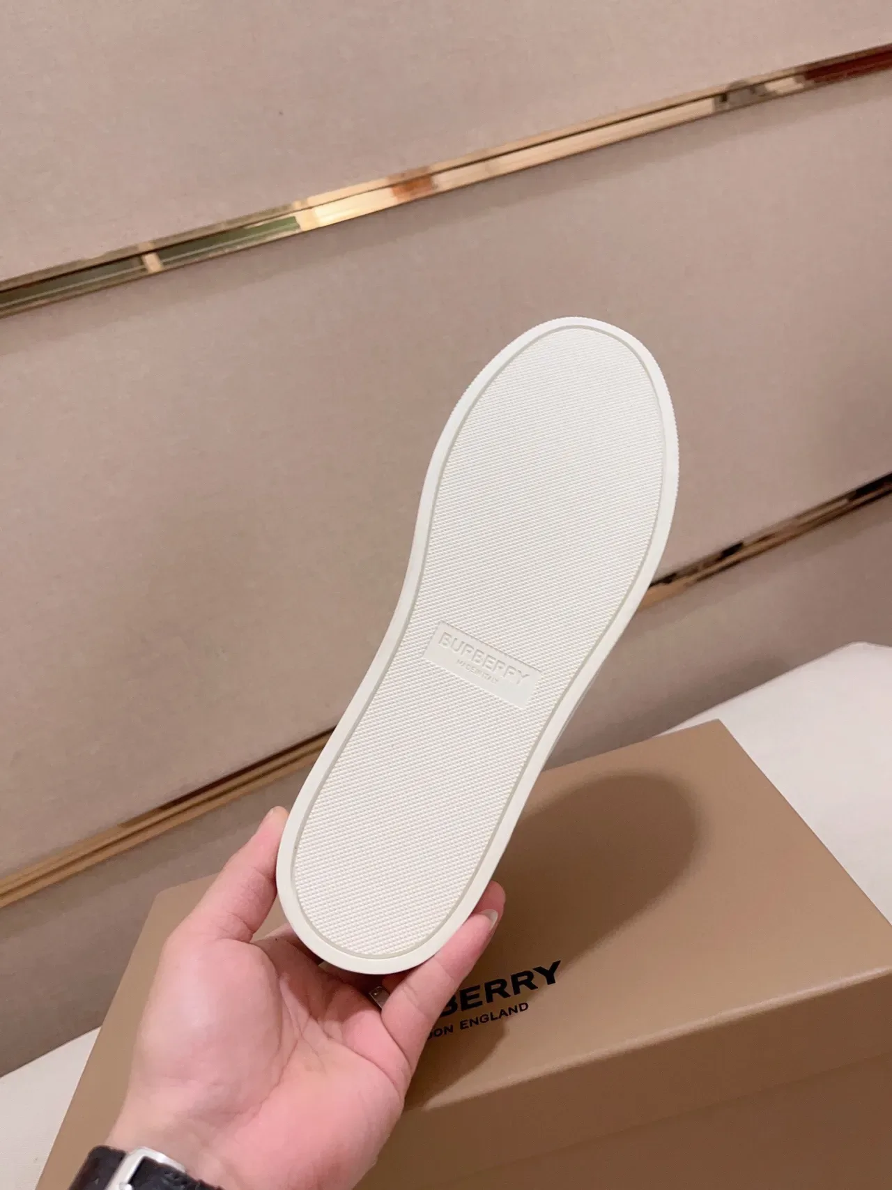 Burberry Beige Blanc Maille Perforée Supérieure Cuir Superposés Sneakers Lifestyle 9