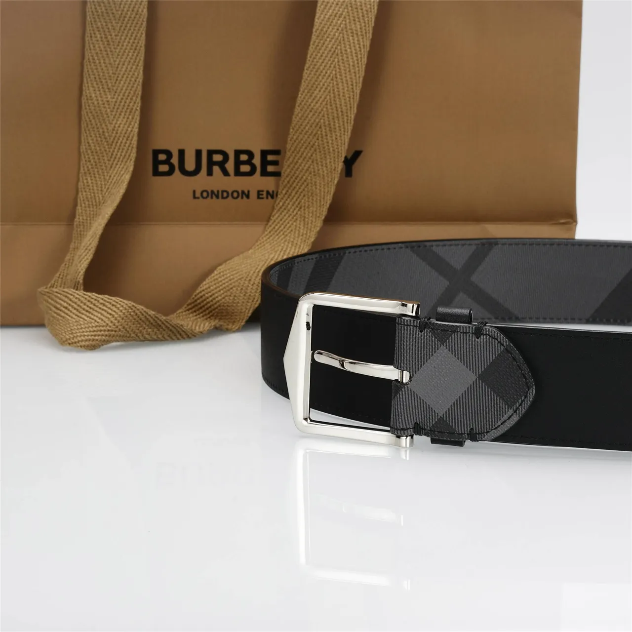 Burberry কালো ধূসর House Check প্যাটার্ন রিভার্সিবল লেদার বেল্ট 7