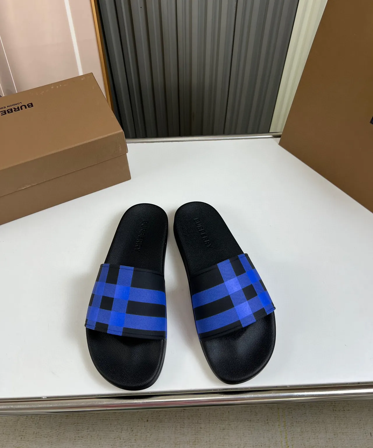 Burberry গিংহাম চেক স্লাইড স্লিপার 2