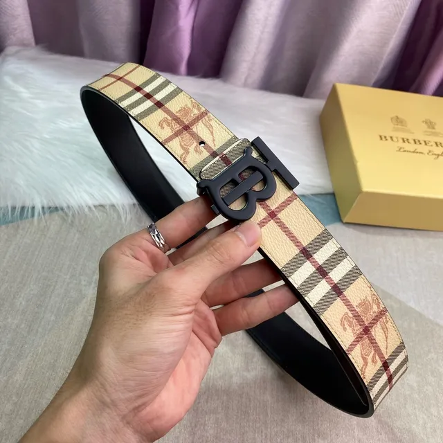 Burberry Knight Ceinture en cuir beige rouge noir à carreaux 3