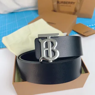 Burberry Knight কালো চামড়ার বেল্ট