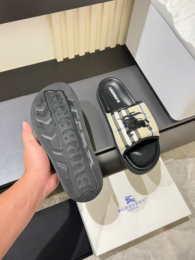 Burberry Knight Check Slide Slippers 2