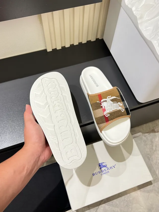 Burberry Knight Check Slide Slippers 3