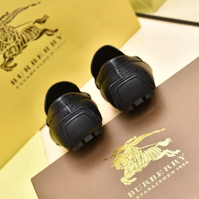 Burberry Knight Loafer Cuir noir texturé Mocassins slip-on 2