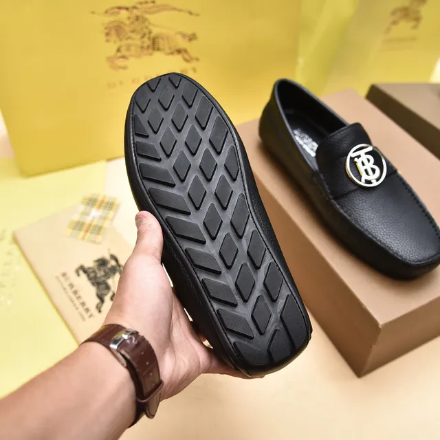 Burberry Knight Loafer Cuir noir texturé Mocassins slip-on 4