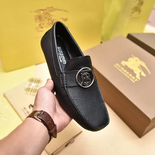Burberry Knight Loafer Cuir noir texturé Mocassins slip-on 6