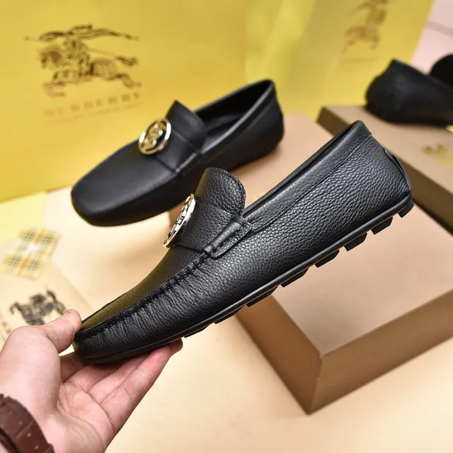 Burberry Knight Loafer Cuir noir texturé Mocassins slip-on 7