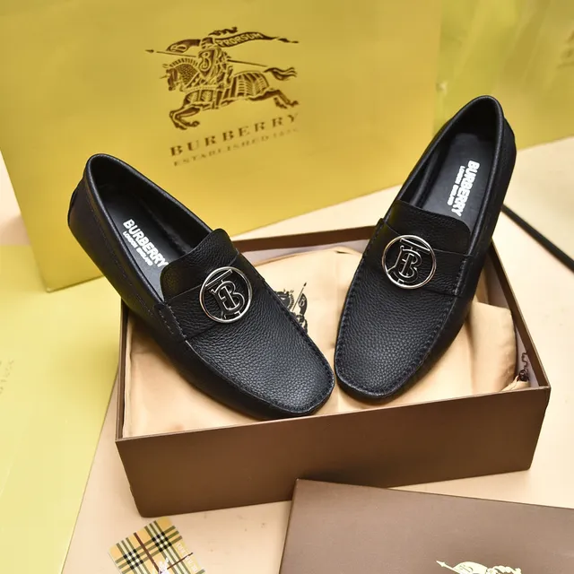 Burberry Knight Loafer Cuir noir texturé Mocassins slip-on 8
