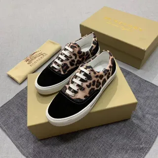 Burberry চিতাবাঘ প্রিন্ট এবং কালো সুয়েড লাইফস্টাইল স্নিকার