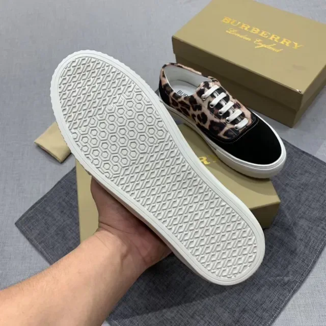 Burberry sneakers lifestyle imprimé léopard et daim noir 3