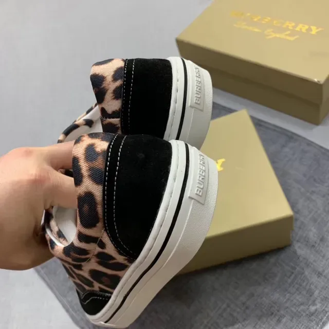 Burberry sneakers lifestyle imprimé léopard et daim noir 4