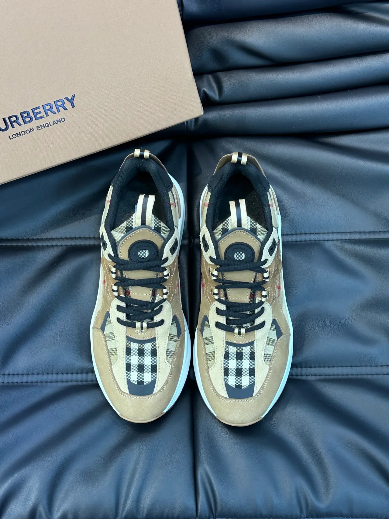 Burberry Lola Baskets Chunky Beige Noir à Carreaux 5