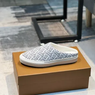 Burberry Monogram Mule श्वेत काला कैनवास स्लिप-ऑन कैजुअल जूते