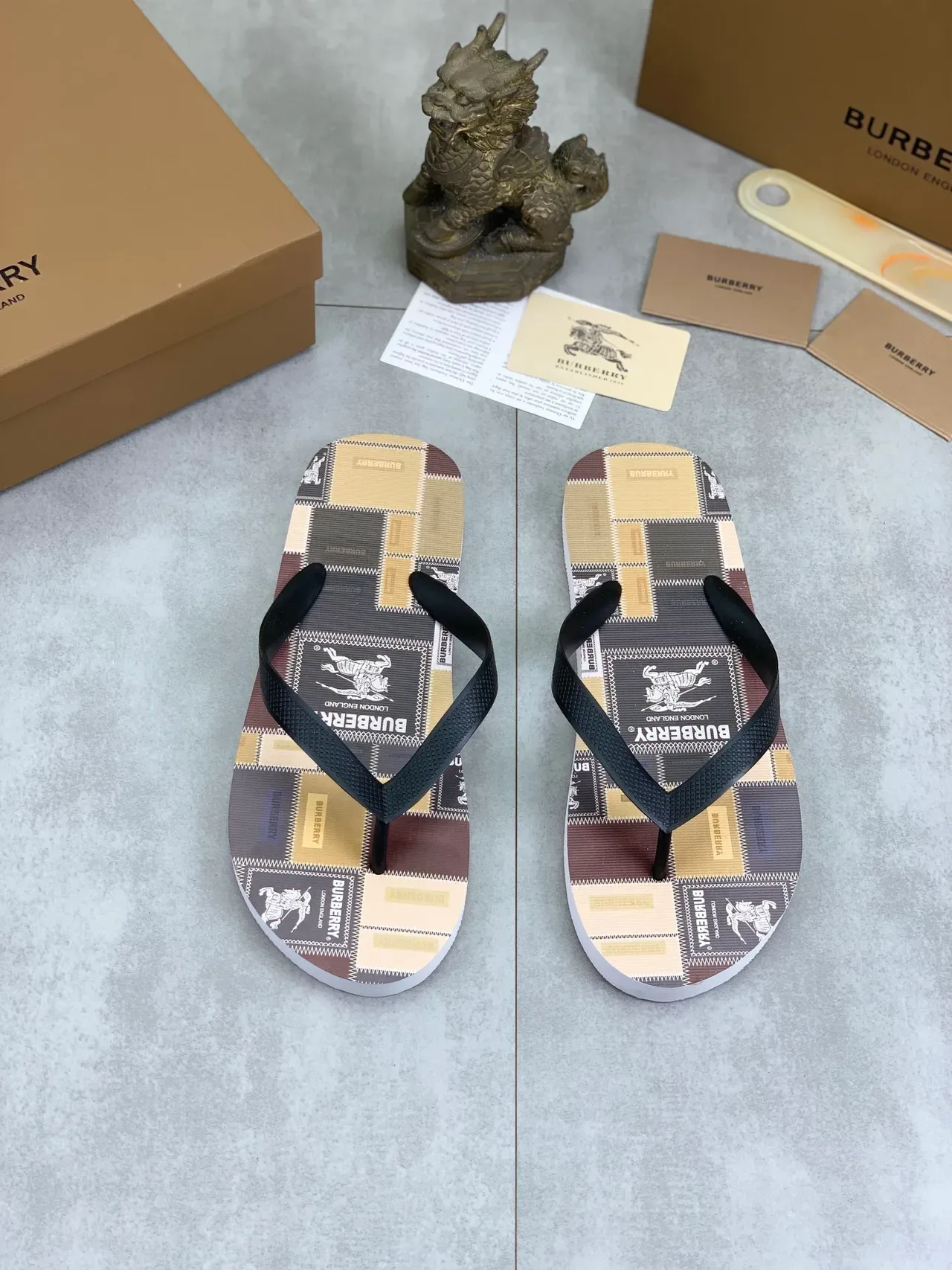 Burberry Multicolor Printed Soles Thong Strap Slippers 10