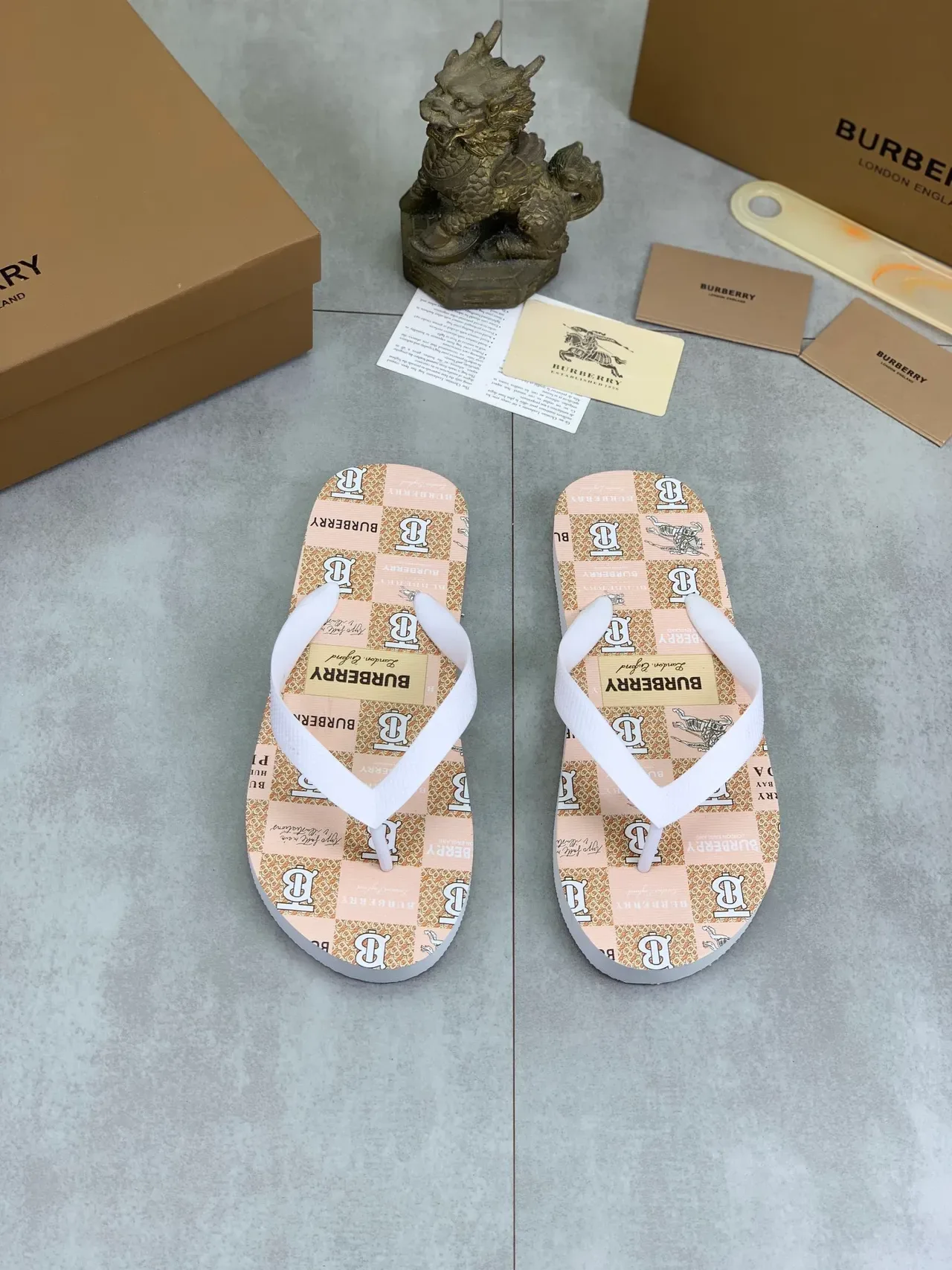 Burberry Multicolor Printed Soles Thong Strap Slippers 16