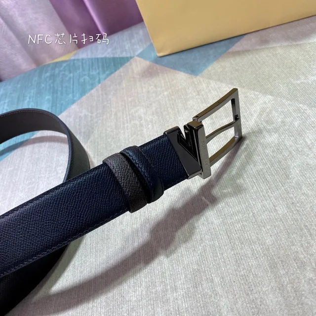 Burberry Reversible Textured Leather Belt 4