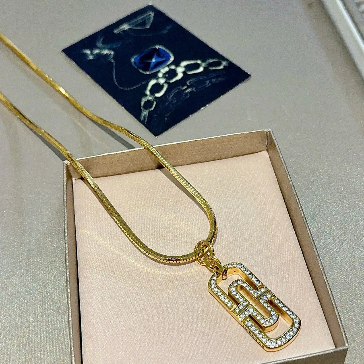 Bvlgari B.zero1 Chaîne serpent transparente d'or Pavé Crystal-Set Pendentif en forme de G Collier 6