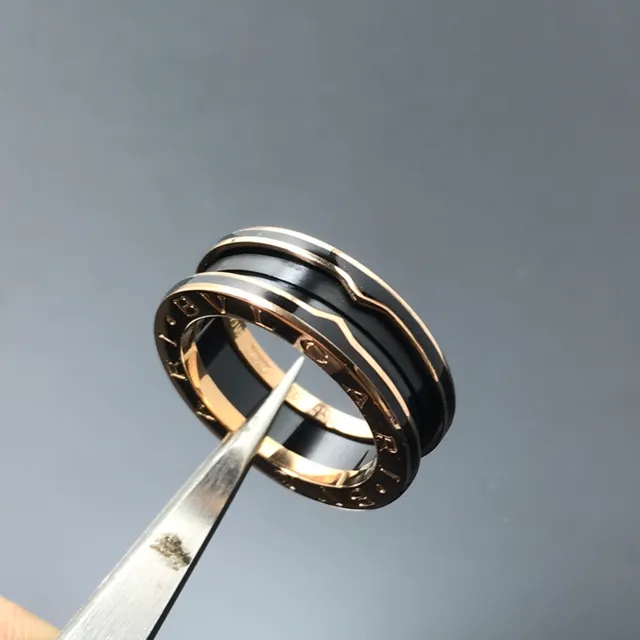 Bvlgari B.zero1 Interlocking Dual-Band Rose Gold and Black Ceramic Ring 4