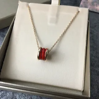 Bvlgari B.zero1 红色和金色圆柱形吊坠项链