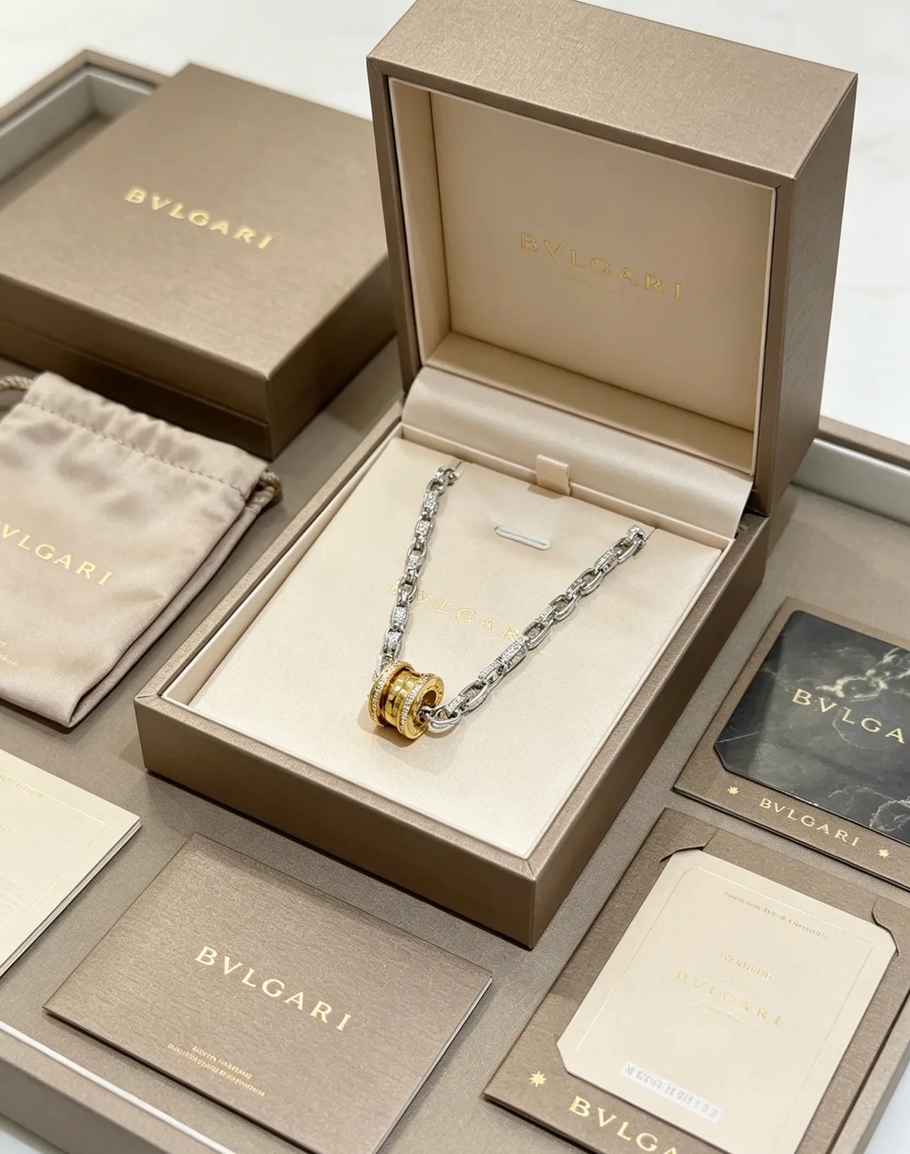 Bvlgari B.zero1 Bicolore Pavé Diamant Motif Rotatif Collier 5