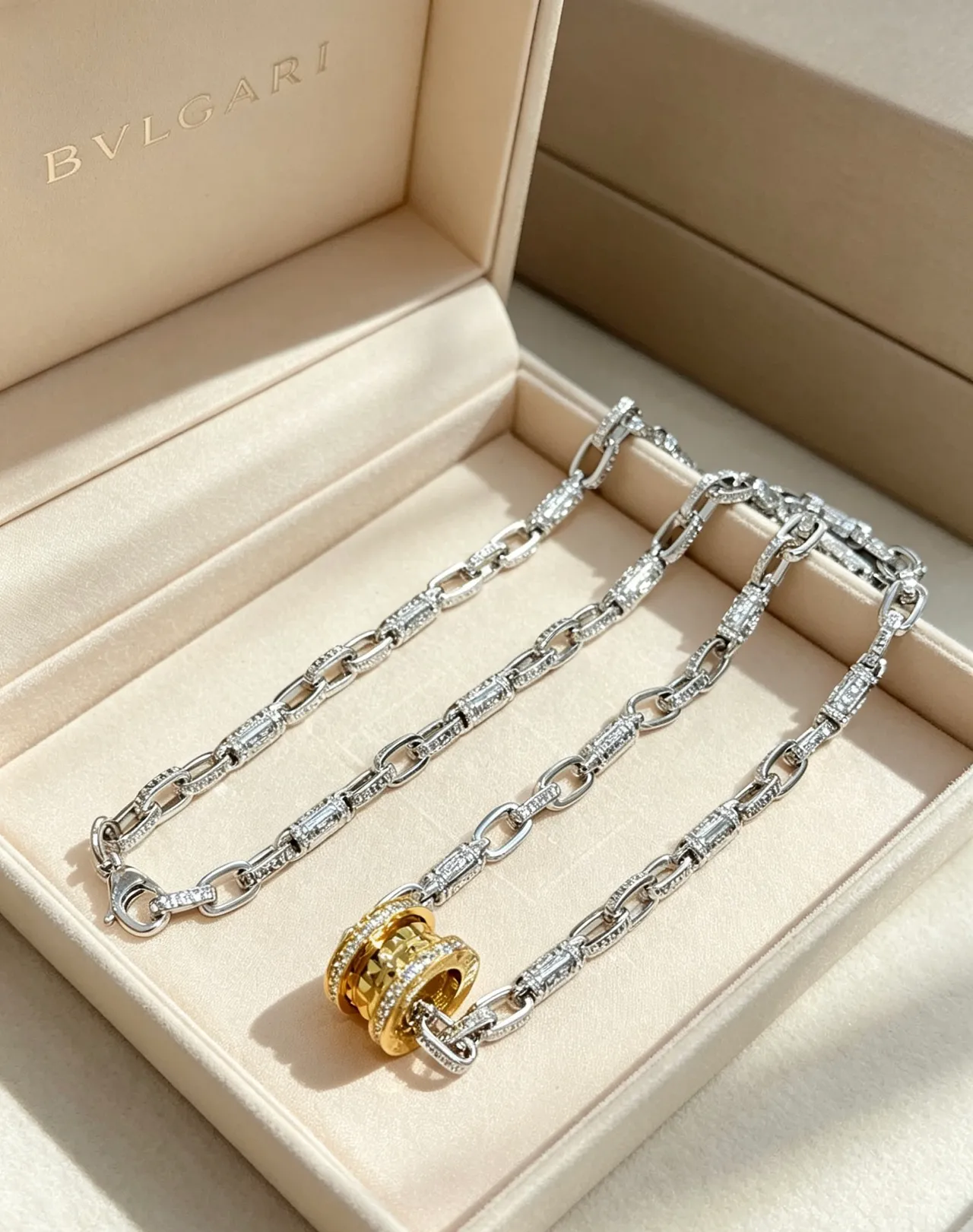 Bvlgari B.zero1 Bicolore Pavé Diamant Motif Rotatif Collier 9