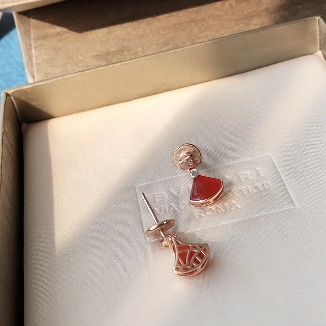 Bvlgari Divas’ Dream Boucles d'oreilles émail rouge et diamant en forme d'éventail 3