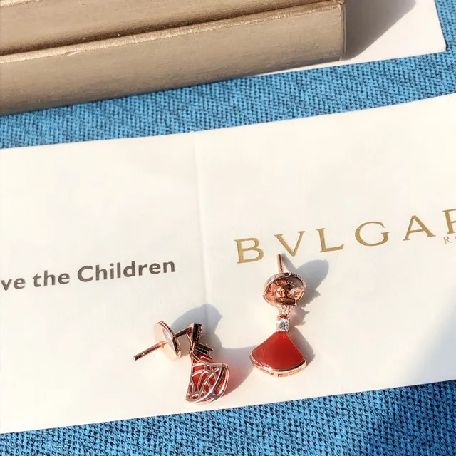 Bvlgari Divas’ Dream Boucles d'oreilles émail rouge et diamant en forme d'éventail 4