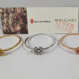 Bvlgari Fiorever सोने-चाँदी हिंग्ड बंगला फ्लोरल मोटिफ कंगन