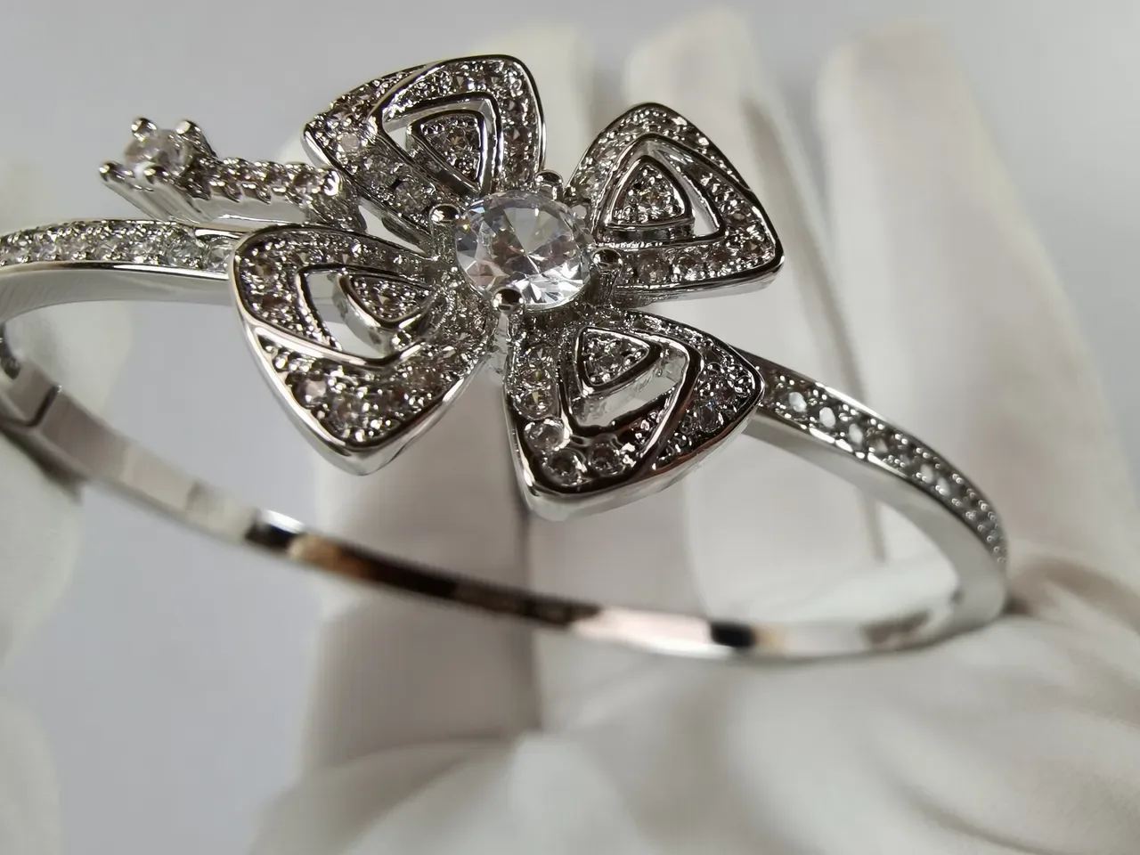 Bvlgari Fiorever Bracelet Hinged Or Argent Motif Floral 7