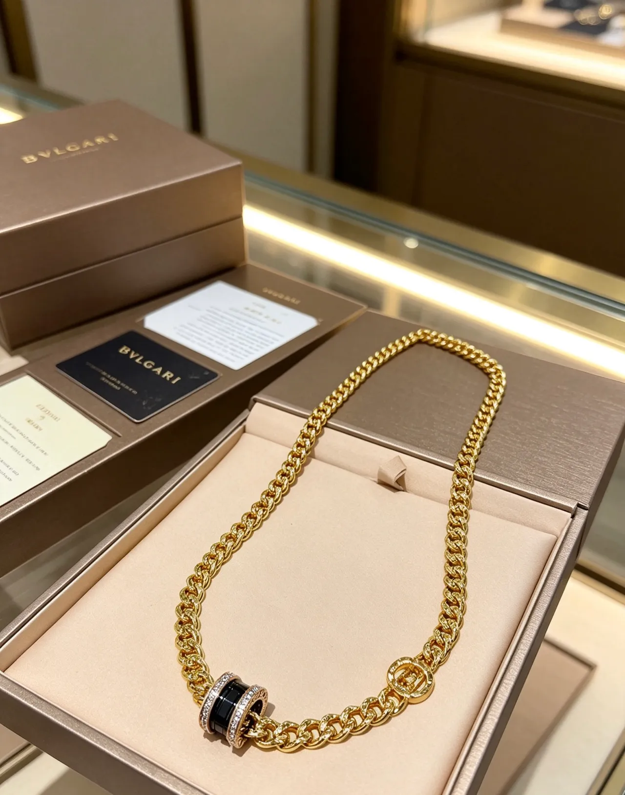 Bvlgari Collier Chaîne Curb-Link Or Noir Chaîne Céramique Centre Double Anneau 3