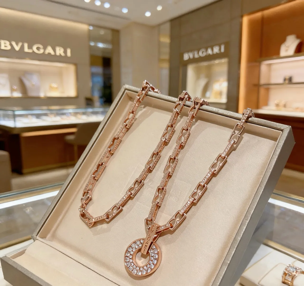 Bvlgari Collier Or Blanc Chaîne Géométrique de Maillons Ton 9