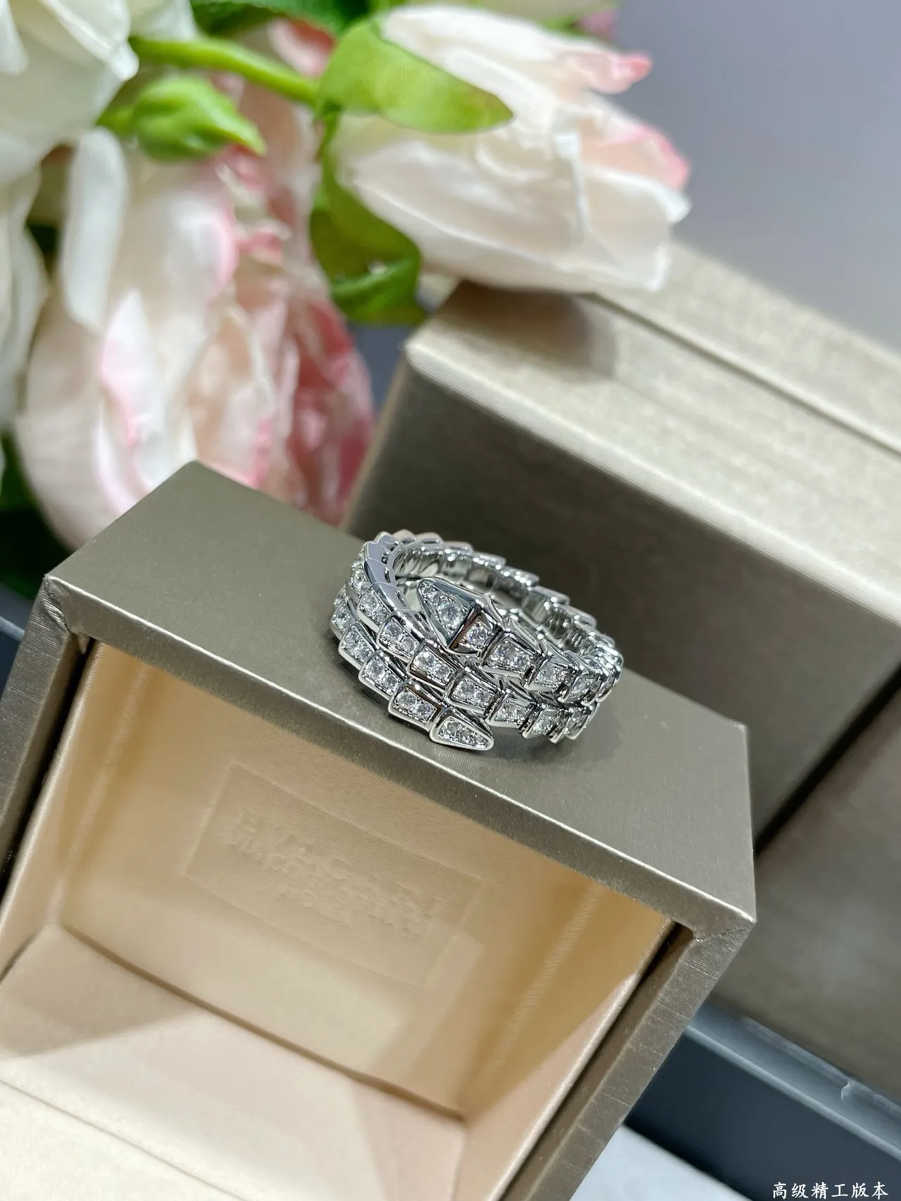 Bvlgari Serpenti Coiled Gold Pavé Diamond Ring 6
