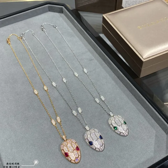 Bvlgari Serpenti Pavé قلادة رأس الأفعى الماسية 8