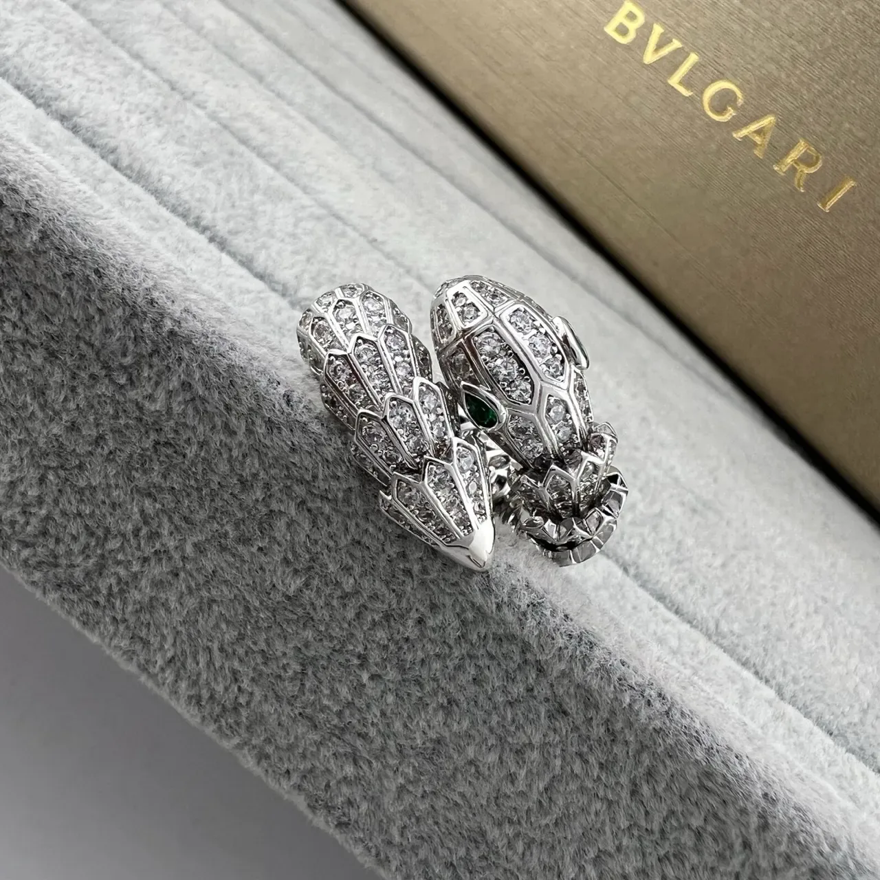 Bvlgari Serpenti Bagues Tête de Serpent Pavé Diamond 2