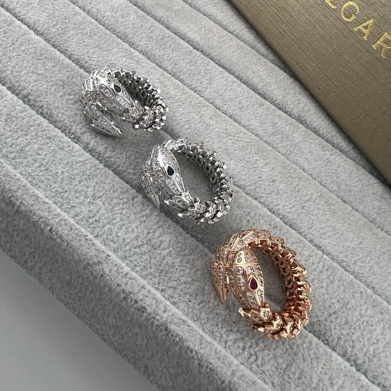 Bvlgari Serpenti Bagues Tête de Serpent Pavé Diamond 5