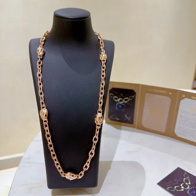 Bvlgari Serpenti Colar com eslabões de cabeça de serpente em dourado rosa 9