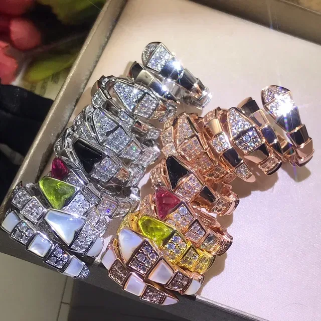 Bvlgari Anel de Ouro Branco Segmentado Serpentine Madreperla e Pavé Diamante 3
