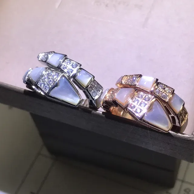 Bvlgari Anel de Ouro Branco Segmentado Serpentine Madreperla e Pavé Diamante 6