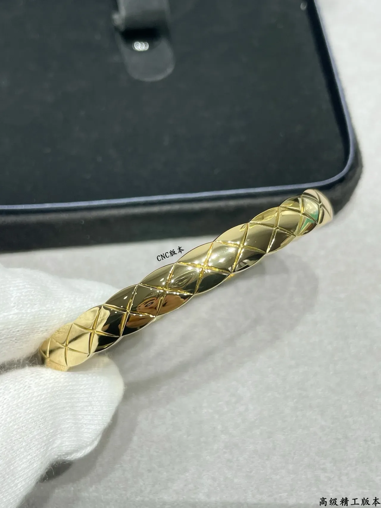 Cartier Juste un Clou Bracelet Or Émaillé Matelassé 2