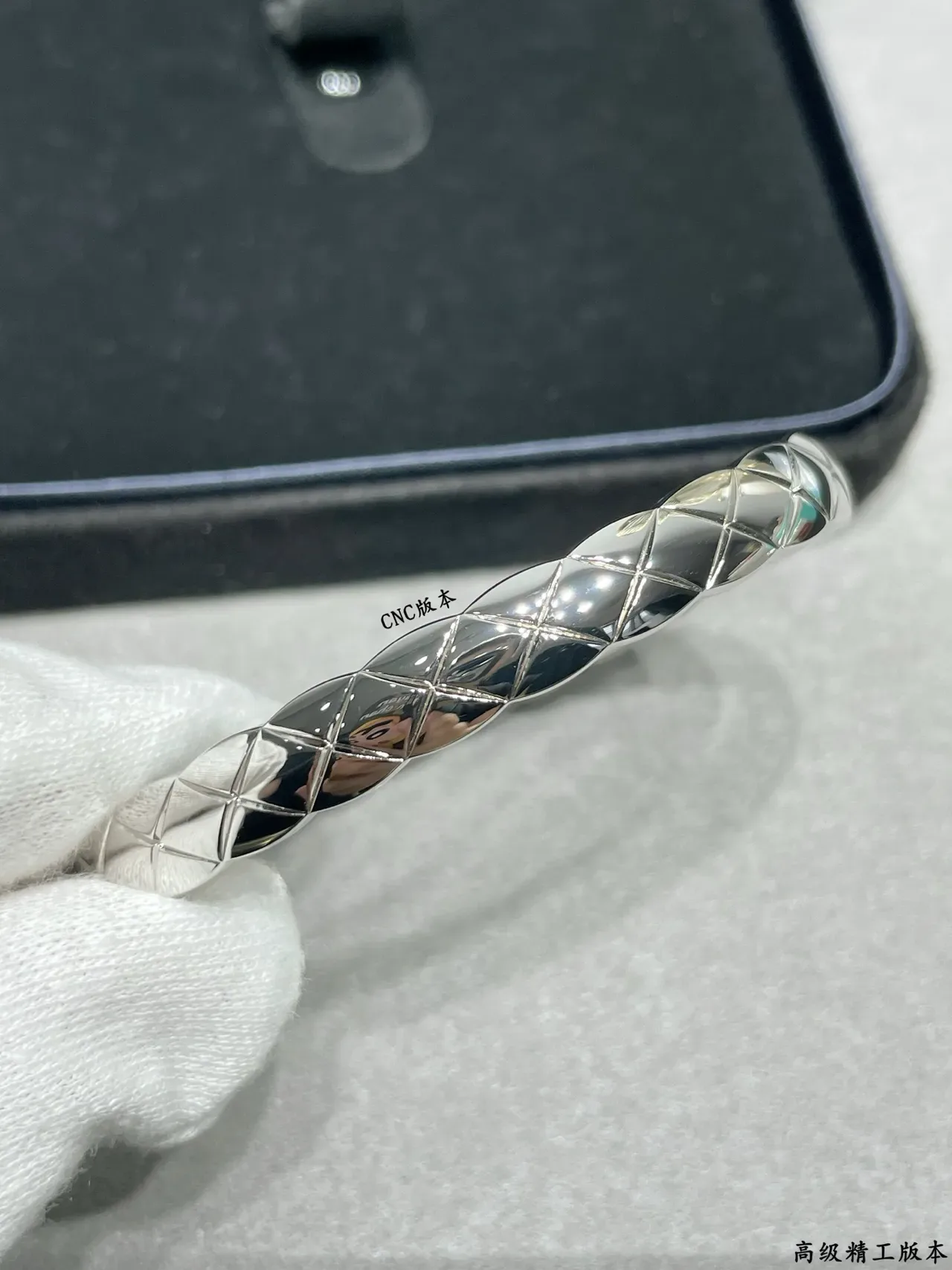 Cartier Juste un Clou Bracelet Or Émaillé Matelassé 3