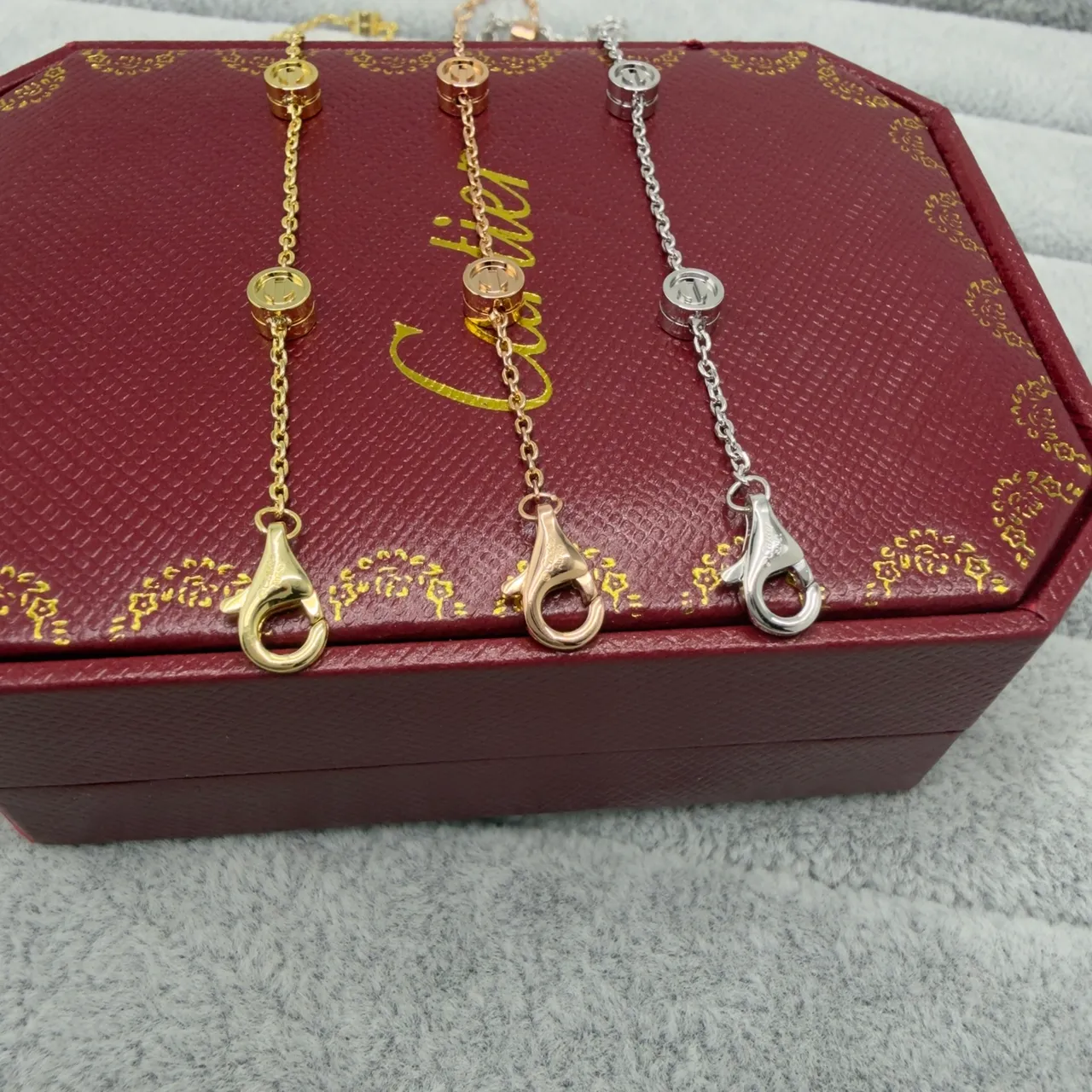 Cartier Juste un Clou Bracelet argenté doré à maillons de chaîne, bord circulaire et motifs 3