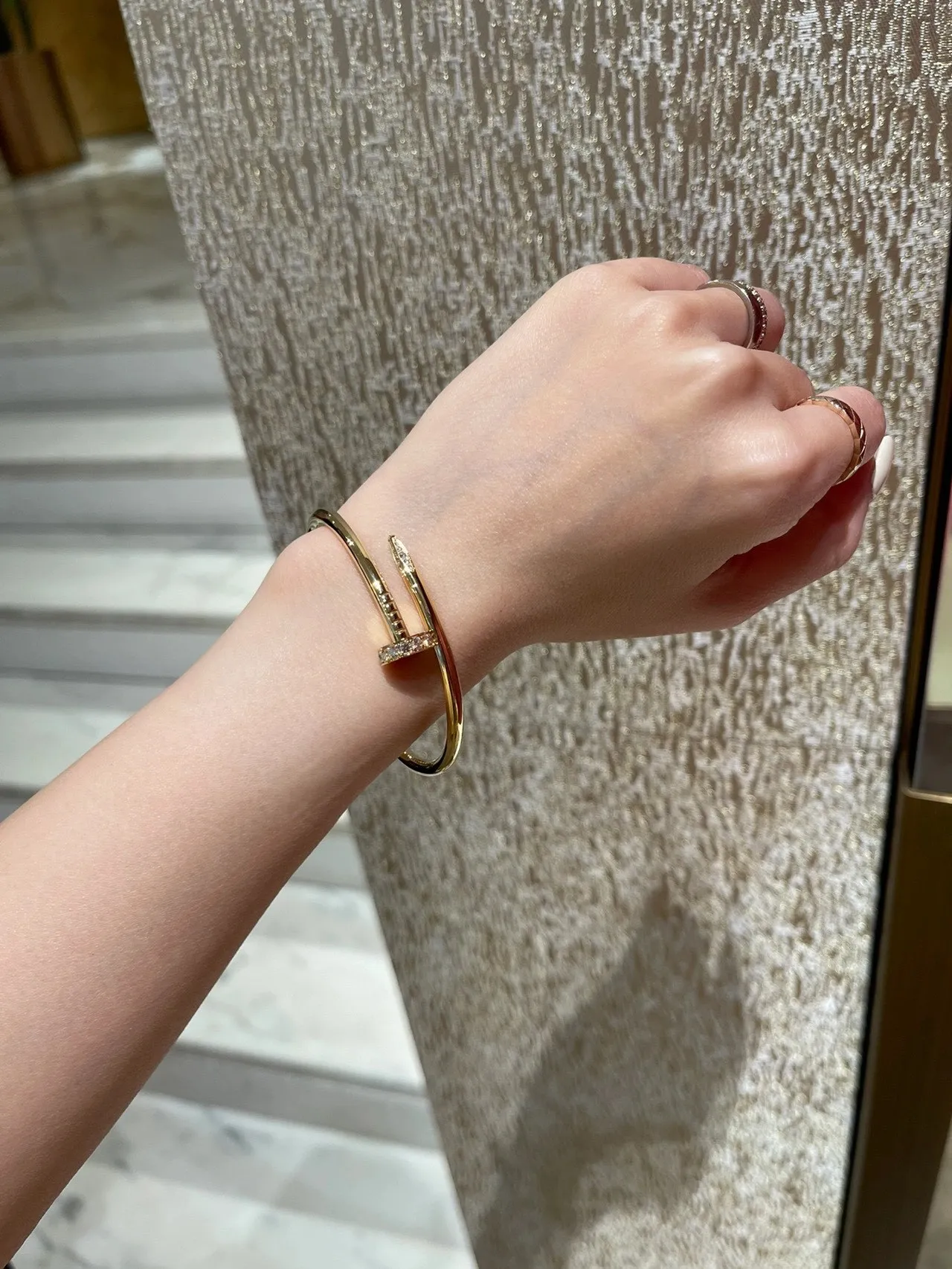 Cartier Juste un Clou Petit Modèle Pavé Diamant Or Jaune Bracelet 3