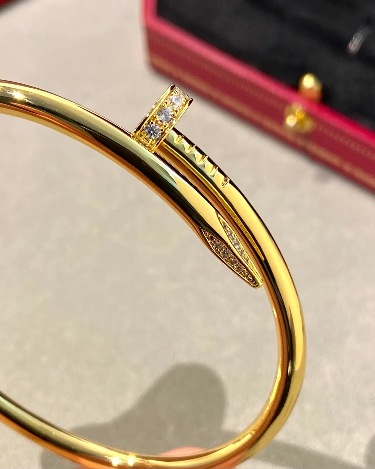Cartier Juste un Clou Petit Modèle Pavé Diamant Or Jaune Bracelet 5
