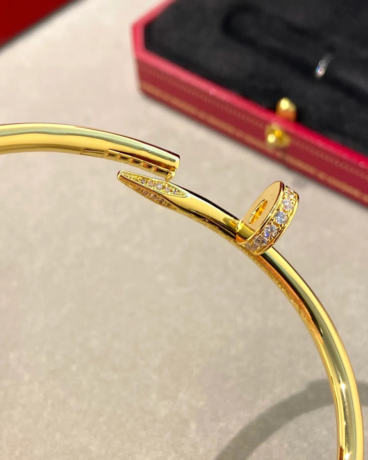 Cartier Juste un Clou Petit Modèle Pavé Diamant Or Jaune Bracelet 6