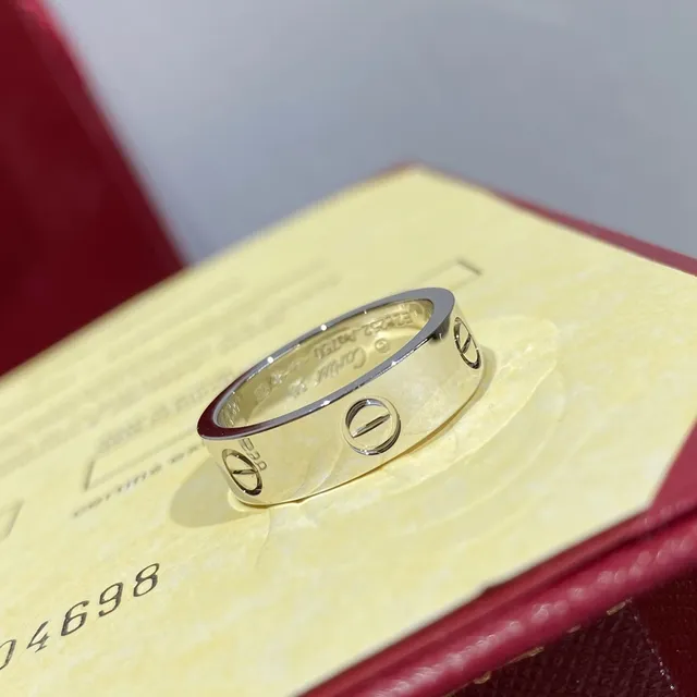 Bague Cartier Love Or Rouge Bande Plate Motif à Vis 4