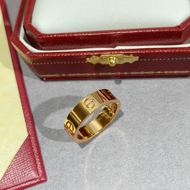 Bague Cartier Love Or Rouge Bande Plate Motif à Vis 8