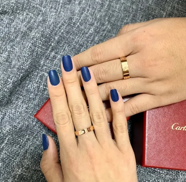 Bague Cartier Love Or Rouge Bande Plate Motif à Vis 9