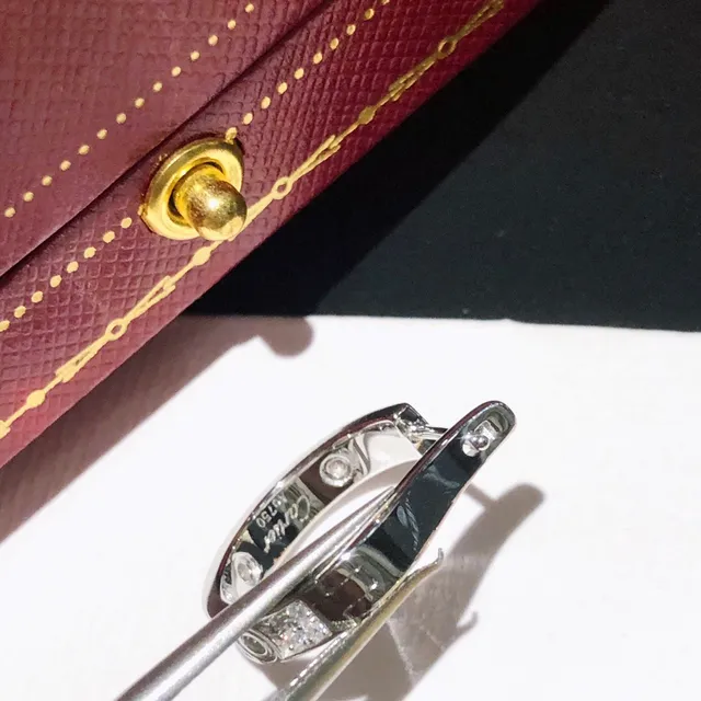 Cartier Love Hoop or argent silhouette Pavé-Set pierres boucles d'oreilles 6